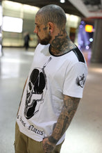 Laden Sie das Bild in den Galerie-Viewer, R-Shirt Skull/Helm Nieten