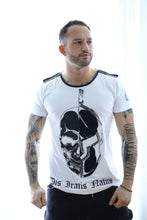 Laden Sie das Bild in den Galerie-Viewer, R-Shirt Skull/Helm Nieten