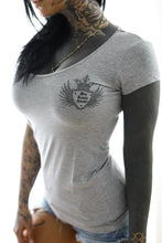 Laden Sie das Bild in den Galerie-Viewer, Girls V-Shirt Logocross bling
